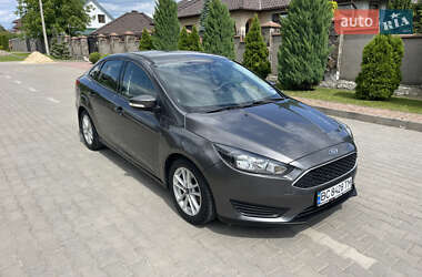 Седан Ford Focus 2015 в 