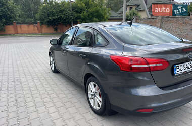 Седан Ford Focus 2015 в 