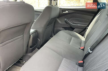 Седан Ford Focus 2015 в 