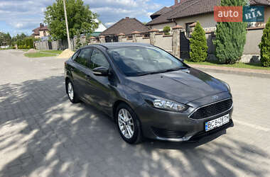 Седан Ford Focus 2015 в 