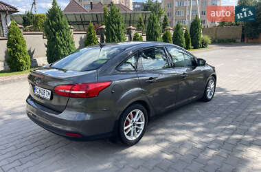 Седан Ford Focus 2015 в 