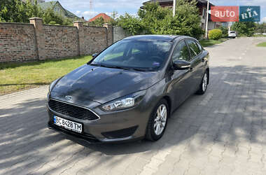 Седан Ford Focus 2015 в 
