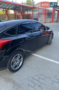 Хэтчбек Ford Focus 2015 в 