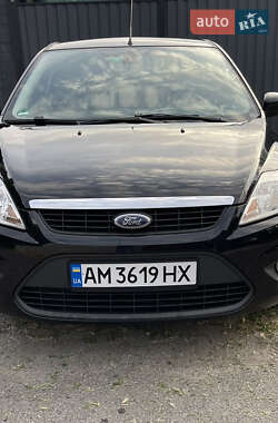 Хэтчбек Ford Focus 2010 в 