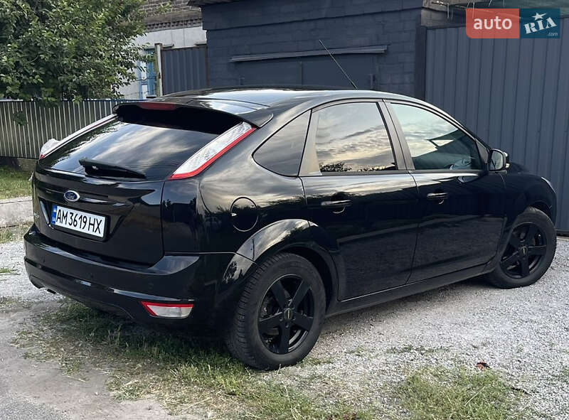 Хэтчбек Ford Focus 2010 в Каменском