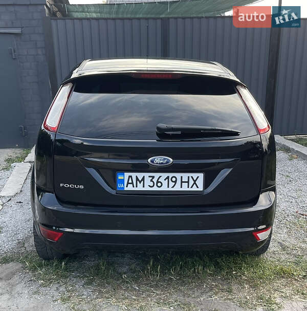 Хэтчбек Ford Focus 2010 в Каменском