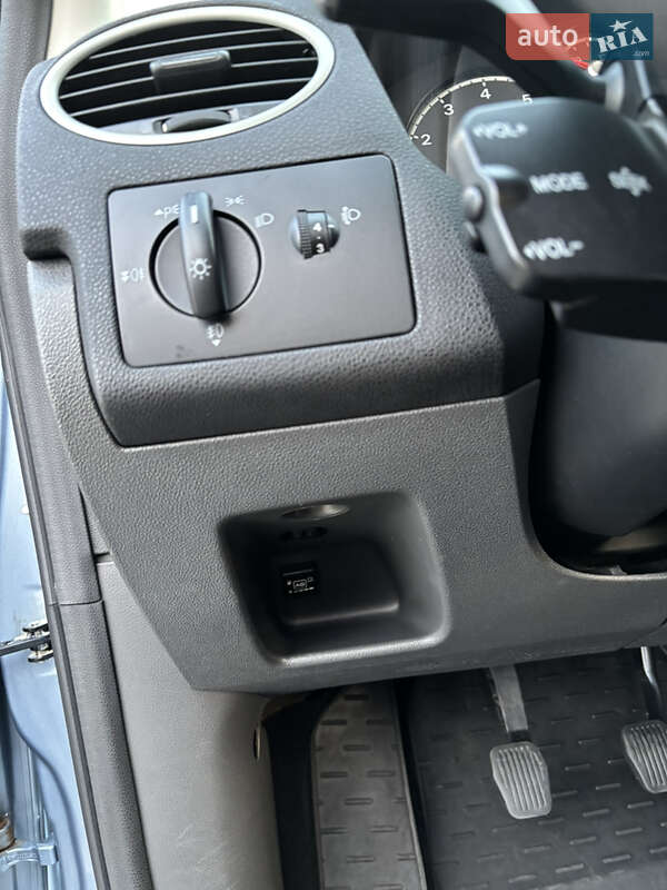 Хэтчбек Ford Focus 2005 в Киеве