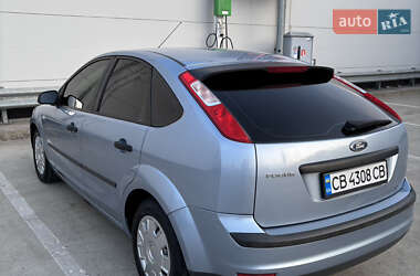 Хэтчбек Ford Focus 2005 в 