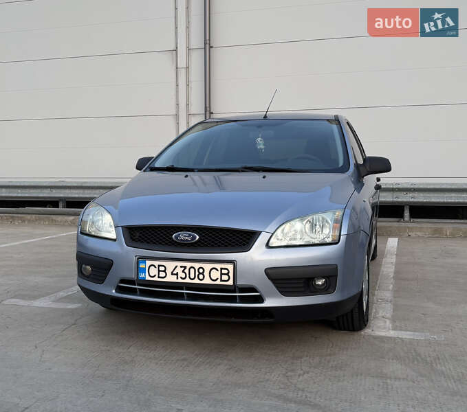 Хэтчбек Ford Focus 2005 в Киеве