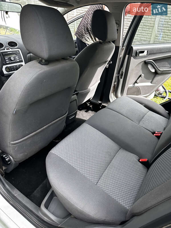 Хэтчбек Ford Focus 2006 в Полтаве
