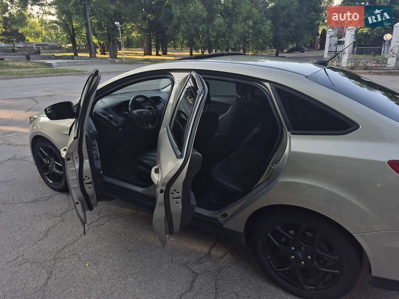 Седан Ford Focus 2016 в Запорожье