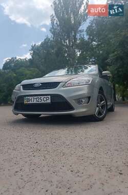 Хэтчбек Ford Focus 2010 в 