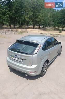 Хэтчбек Ford Focus 2010 в 