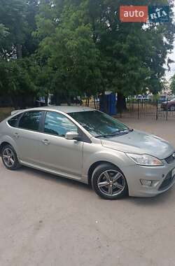 Хэтчбек Ford Focus 2010 в 