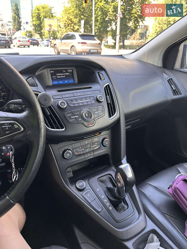 Седан Ford Focus 2015 в Киеве