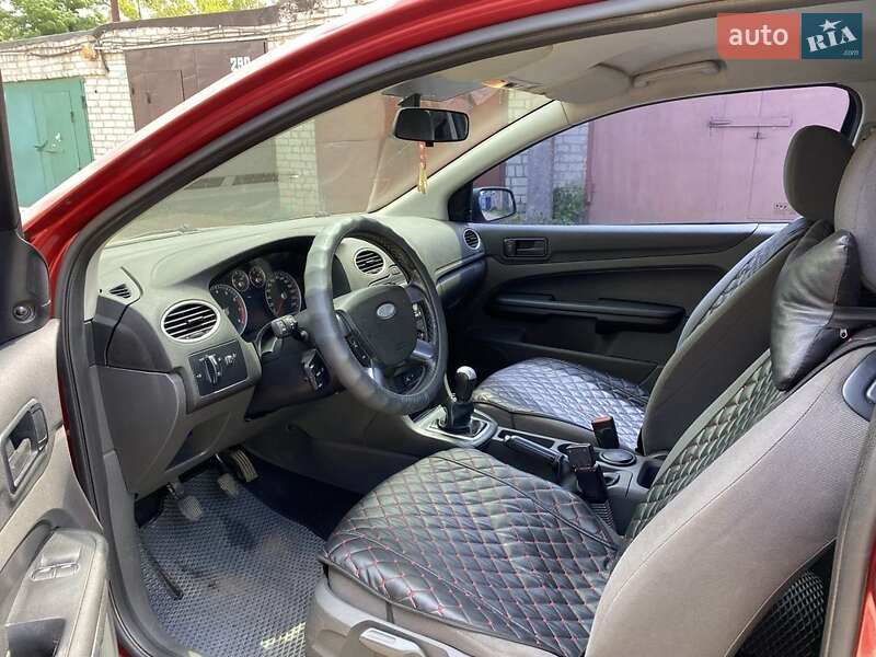 Хэтчбек Ford Focus 2006 в Лозовой