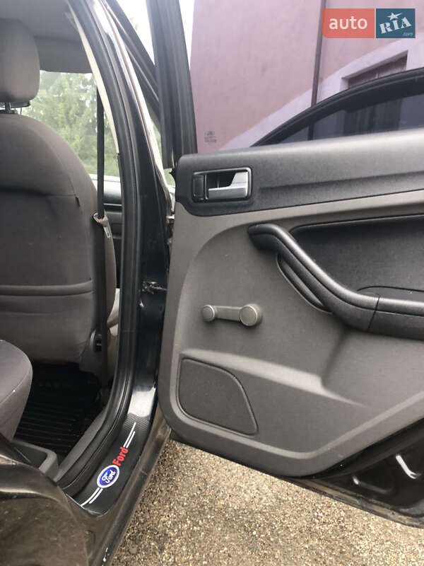 Седан Ford Focus 2006 в Бурштыне