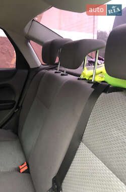 Седан Ford Focus 2006 в Бурштыне