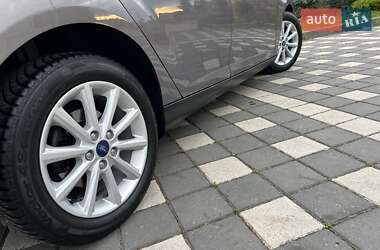 Хэтчбек Ford Focus 2016 в 