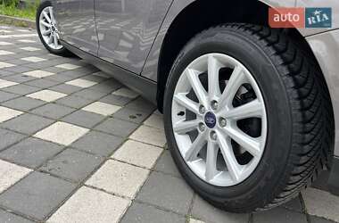 Хэтчбек Ford Focus 2016 в 