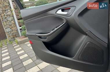 Хэтчбек Ford Focus 2016 в 