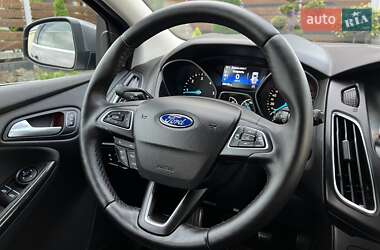Хэтчбек Ford Focus 2016 в 