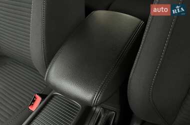 Хэтчбек Ford Focus 2016 в 