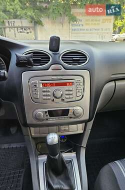 Хэтчбек Ford Focus 2009 в 