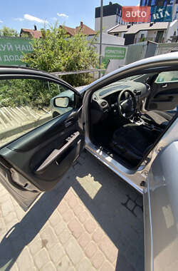 Хэтчбек Ford Focus 2005 в 