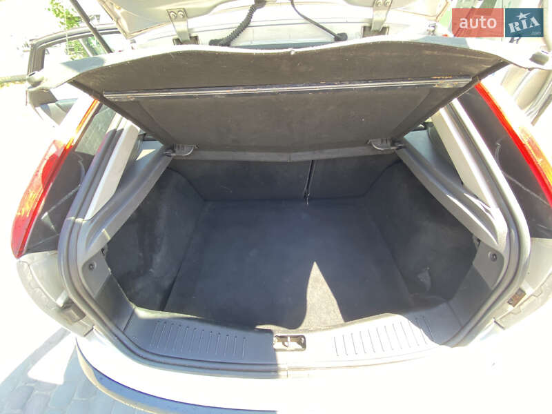 Хэтчбек Ford Focus 2005 в Ивано-Франковске