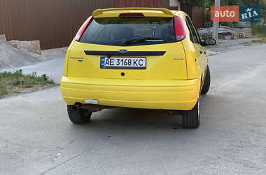 Хэтчбек Ford Focus 2004 в 