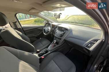 Седан Ford Focus 2015 в 