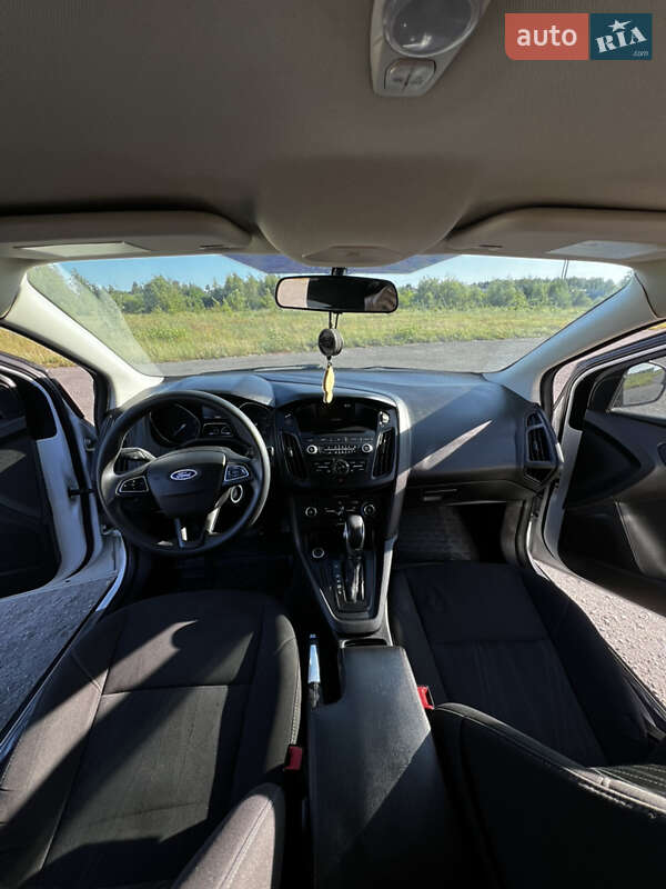 Седан Ford Focus 2015 в Березному