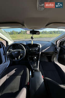 Седан Ford Focus 2015 в 