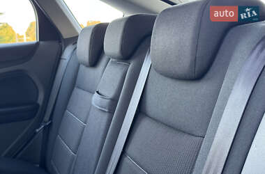 Хэтчбек Ford Focus 2009 в 