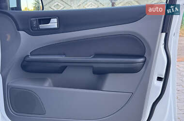 Хэтчбек Ford Focus 2009 в 