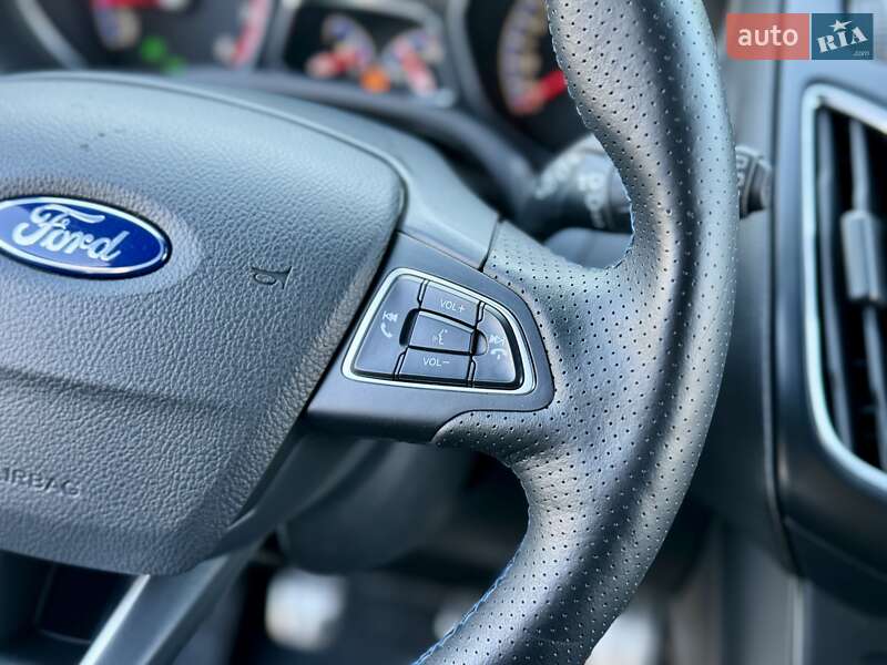 Хэтчбек Ford Focus 2016 в Киеве
