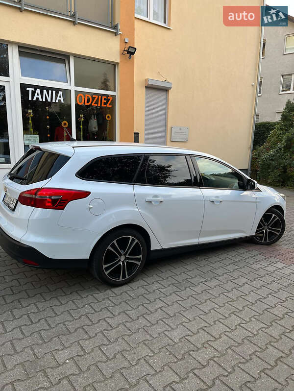 Универсал Ford Focus 2015 в Львове фото 23 Универсал Ford Focus 2015 в Львове