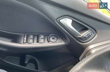 Хэтчбек Ford Focus 2017 в 