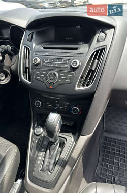 Седан Ford Focus 2015 в 