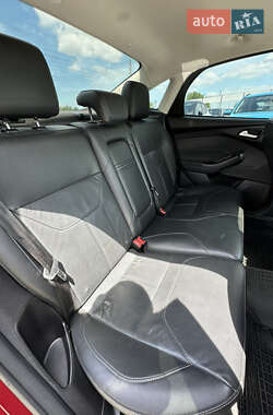 Седан Ford Focus 2015 в 