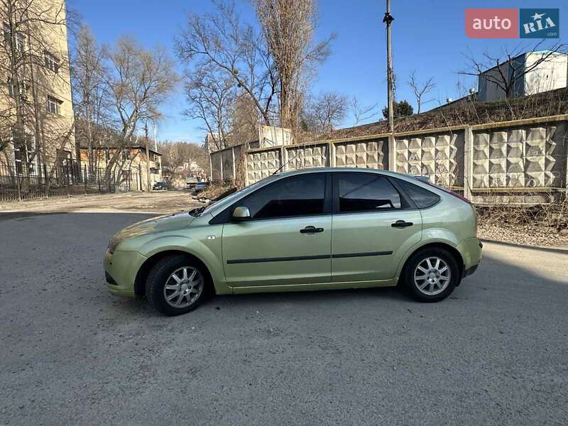 Хэтчбек Ford Focus 2005 в Киеве