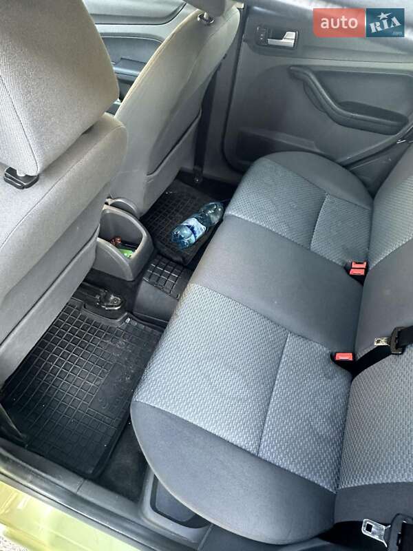 Хэтчбек Ford Focus 2005 в Киеве