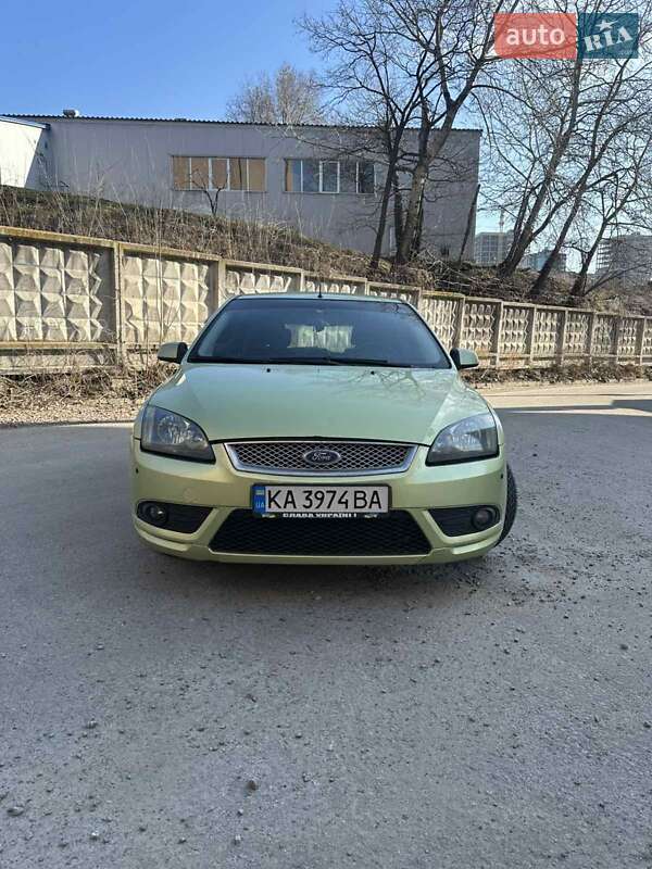 Хэтчбек Ford Focus 2005 в Киеве