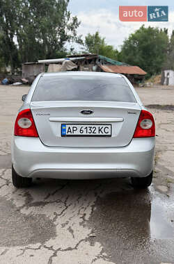 Седан Ford Focus 2010 в 