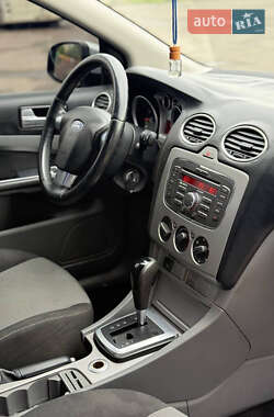 Седан Ford Focus 2010 в 