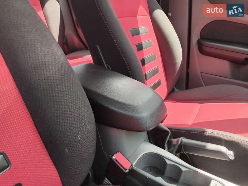 Универсал Ford Focus 2009 в Остроге