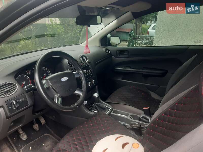 Хэтчбек Ford Focus 2007 в Золочеве
