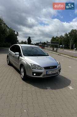 Хэтчбек Ford Focus 2005 в 