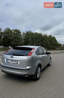 Хэтчбек Ford Focus 2005 в 
